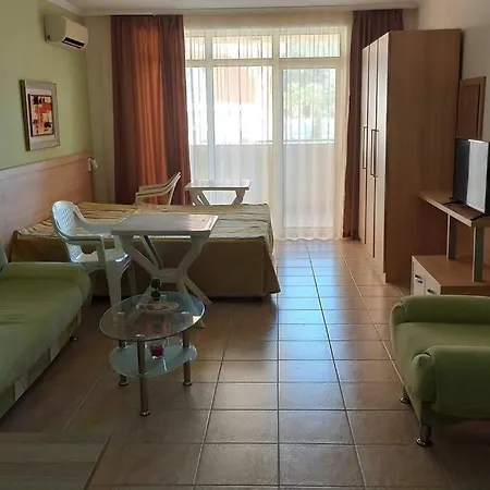на метри от плажа Apartment *