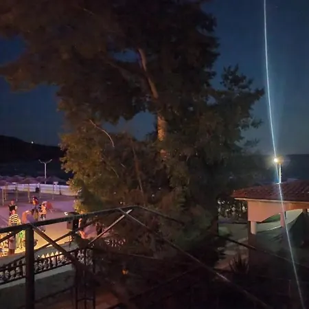 на метри от плажа Apartment Sveti Vlas