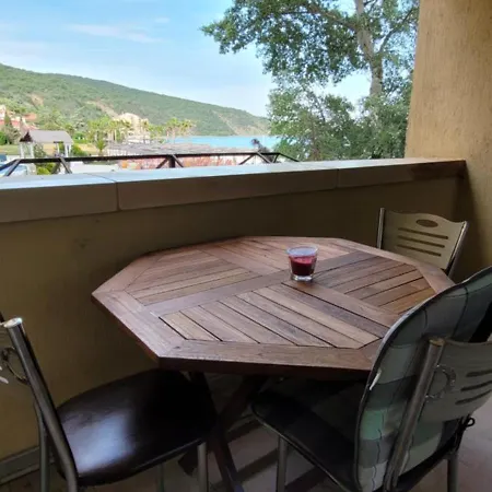 на метри от плажа Apartment *